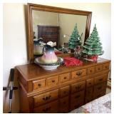 Dresser w/ Mirror 57"x19"x33"