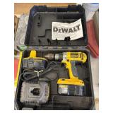 18V DeWalt Drill, (2) Batt. (1) Charger &