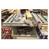 Delta 10ï¿½ Bench Saw, Fence, Mitre Gauge, 26'x16ï¿½