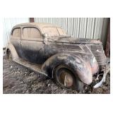1947 Ford Sedan, Barn Find