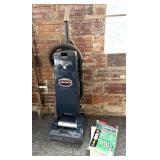 Hoover Elite Vacuum with Bags