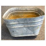 Vintage Galvanized Metal Wash Tub 22" x 19" x