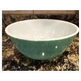 Green Pyrex Bowl, 8.5"