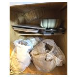 Bundt Pans, Cookie Sheets, Muffin Tins, Pot L