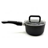 Pampered Chef Sauce Pot with Lid - 7.5" x 4"