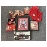 Kasey Kahne Autographed Photos, Figure,