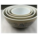 pyrex homestead mixing bowl set/ mint