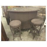 Outdoor Patio Bar and 2 Stools