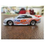 Hot wheels .