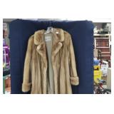 Lazars furs coat med
