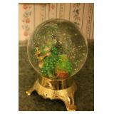 Frog Snow Globe Frog Snow Globe
