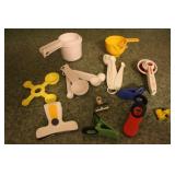 Lot of Measuring spoons & cups & bag clips Lot of Measuring spoons & cups & bag clips