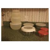 Lot of Bowls w/ lids Lot of Bowls w/ lids