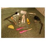 Lot of misc items ..cherry pitter melon baller ... Lot of misc items ..cherry pitter melon baller ...