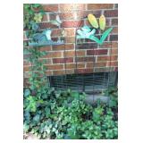 2 Frog Trellis's 2 Frog Trellis's