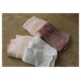 2 Bath Towels 5 Hand towels 2 Bath Towels 5 Hand towels