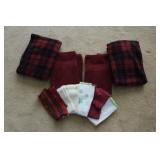 2 Bath towels 2 hand towels and washcloths 2 Bath towels 2 hand towels and washcloths