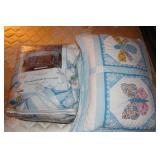 King Size Quilt 2 shams and 2 pillows King Size Quilt 2 shams and 2 pillows