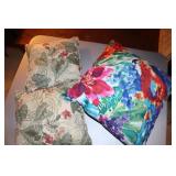 3 Throw Pillows 3 Throw Pillows