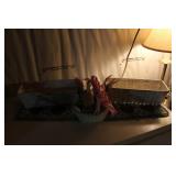 3 Baskets /Table Runner 3 Baskets /Table Runner