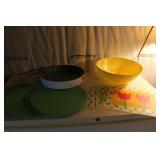 Serving tray / placemats and bowl Serving tray / placemats and bowl