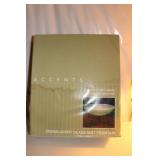 Glass MIst Fountain (new in box) Glass MIst Fountain (new in box)