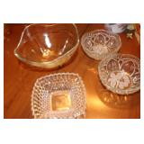 4 Bowls/ dishes 4 Bowls/ dishes
