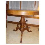33.5' x 29.5' Antique Table 33.5' x 29.5' Antique Table