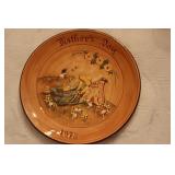 Vintage Pennington Pottery 1978 Mothers Day Plate Vintage Pennington Pottery 1978 Mothers Day Plate