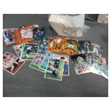 Mixed MLB cards .