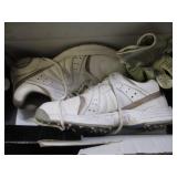 sneakers 7 1/2 M and golf glove