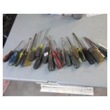 Screw drivers lot