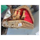 Wicker case with coat hangers