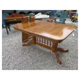 Rectangular table with 2 leaves