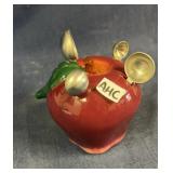 Apple teaspoon/tablespoon measure holder