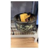 Flower pot, chipped, battery charger