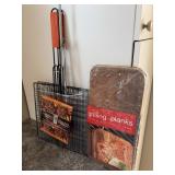 Hand held grills & grilling planks