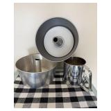 Cake pans & sifter