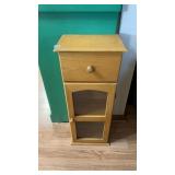 Small cabinet - top not secured