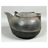Cast Iron Kettle with Star Design Lid