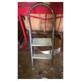 Metal step ladder