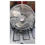 Small electric fan