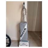 ORECK XL CELOC HYPP-Allergenic Filter System Bag Vacuum in working condition and a few bags
