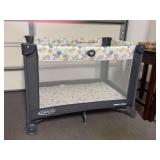 GRACO Pack n Play with carry bag - in good condition