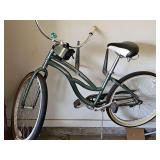 TREK quality made cruiser bicycle. 26' girls frame. Look these up, don't let this get away!
