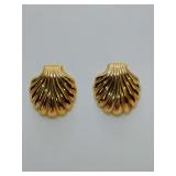 Gold-tone shell earrings are vintage 1980s scallop shell stud earrings. Mix backs.