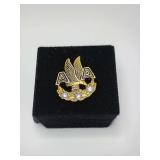 Rare American Airlines 30 Years Service Pin AA EAGLE THREE CLEAR FACETED STONES.