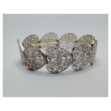 Filigree heart stretch bracelet.