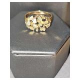 10 carat yellow gold nugget ring. Size 8. Weight 3.58;grams