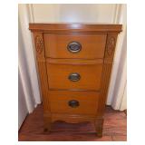 Vintage Federal style 3-drawer nightstand with a light brown mahogany finish and antique-style brass hardware